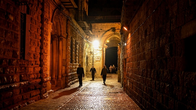Di Antara Dingin, Doa, dan Cahaya Subuh Al-Aqsa