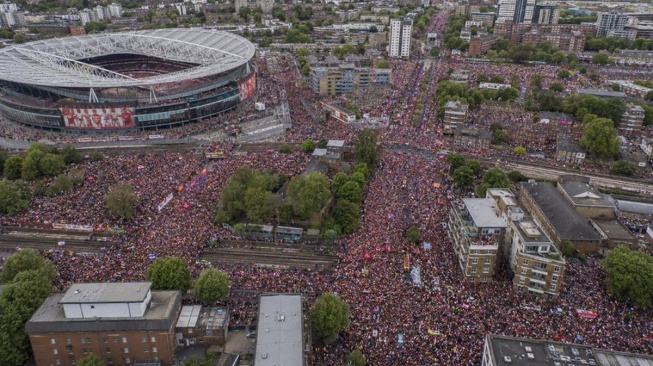Dihadiri 1,5 Juta Orang, Parade Juara Arsenal Pecahkan Rekor Liga Inggris