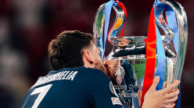 Raih MVP Liga Champions, Khvicha Kvaratskhelia Kandidat Kuat Ballon d'Or 2026