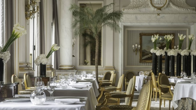 Hotel Four Seasons George V Prancis (dok. Four Seasons)