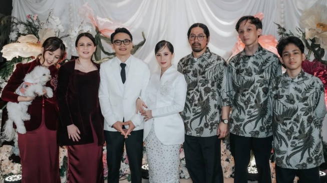 pernikahan Zara Adhisty dan Tsaqib (Instagram.com/zaraadhsty)