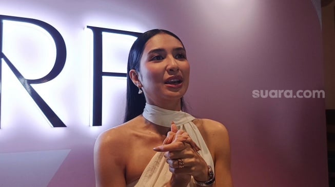 Mikha Tambayong ditemui di Sudirman, Jakarta Pusat pada Senin, 1 Juni 2026. [Suara.com/Rena Pangesti]