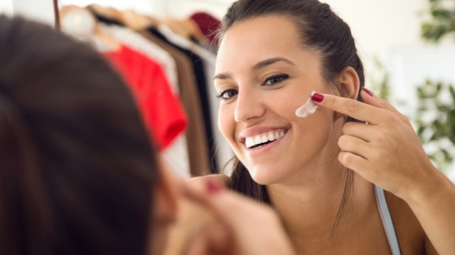 4 Sunscreen SPF Tinggi yang Direkomendasikan Dokter untuk Cuaca Panas Menyengat