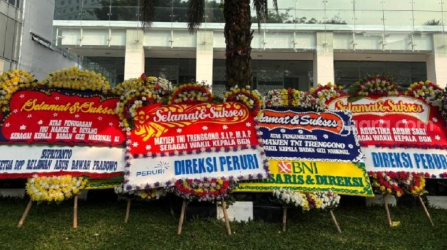 Usai Dadan Dicopot, Belasan Karangan Bunga Berdatangan ke Kantor BGN
