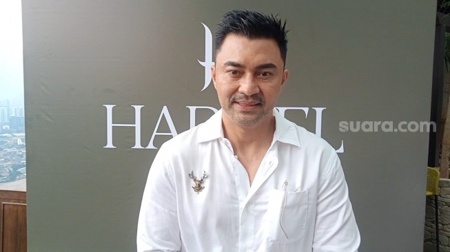 Perfeksionis Banget, Anjasmara Berkali-kali Ganti Formula Parfum Gara-Gara Ini