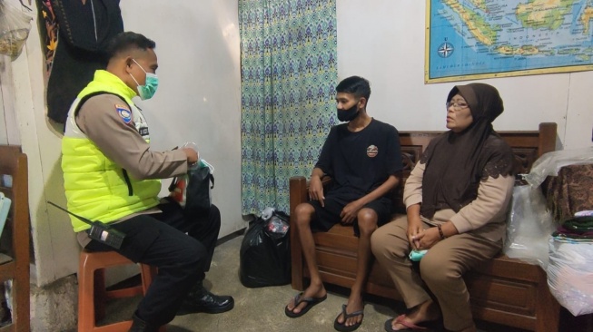 Tak Hanya Jaga Kamtibmas, Bhabinkamtibmas Polresta Solo Kini Jadi Tracer TB. [Dok Humas Polresta Solo]