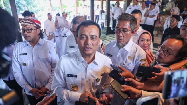 Gubernur Ahmad Luthfi Ingin Pemerataan Pendidikan di Lereng Gunung Sumbing dan Merbabu