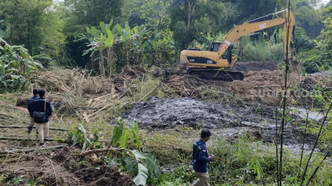 BPPTKG Kerahkan Ekskavator, Area Terduga Sumber Gas Penyebab Kebakaran Misterius di Sleman Dibongkar