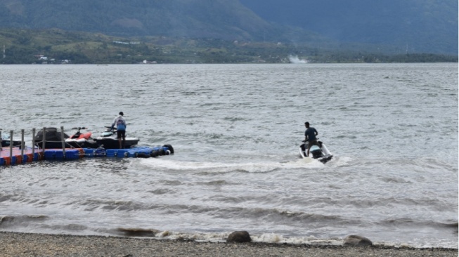 Dongkrak Kunjungan Wisata, FE Watersport Sensasi Baru di Danau Singkarak