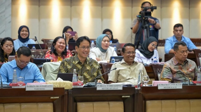 Purbaya Ngotot Bantah Rupiah Lemah Gegara Fiskal, Siap Buka-bukaan Minggu Depan