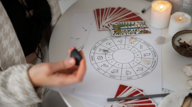 5 Zodiak Pembawa Keberuntungan Selamanya, Konon Hidupnya Penuh Peluang dan Rezeki