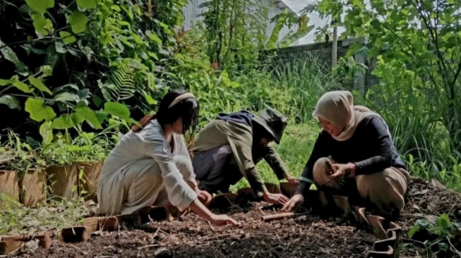 Cuma 5 Menit Sehari, Sendalu Permaculture Buktikan Berkebun Tak Harus Menyita Waktu