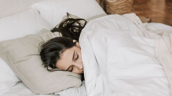 Jangan Asal Pilih, Ini 5 Warna Seprai yang Bantu Tidur Lebih Nyenyak Menurut Ahli