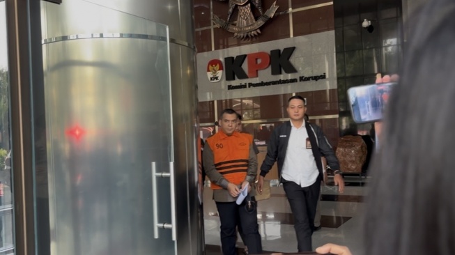 Wamen Imipas Silmy Karim Ditahan KPK, Terborgol Pakai Rompi Oranye Usai Drama Menyerahkan Diri