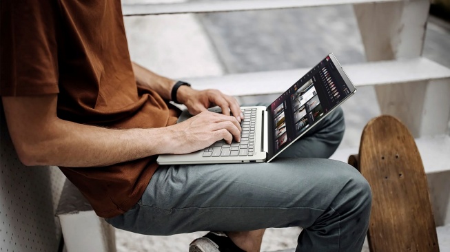 Acer Swift Air 14 Meluncur, Laptop AI Tipis dengan Intel Core Series 3 dan Baterai Tahan 19 Jam