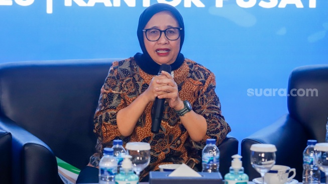 Kepala Badan Gizi Nasional (BGN) Nanik Sudaryati Deyang saat konferensi pers di Gedung BGN, Jakarta, Kamis (4/6/2025). [Suara.com/Alfian Winanto]