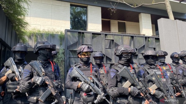 KPK Buru Bukti Baru di Rumah Silmy Karim, Usut Aliran Rp145,5 Miliar Pemerasan Izin Tinggal WNA