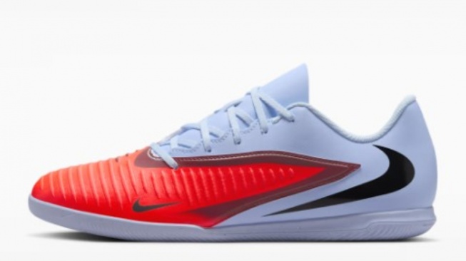 Nike Phantom 6 Low Club Indoor Court Football Shoes