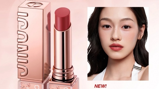 O.TWO.O Tinted Lip Balm (Shopee)