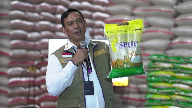 Direktur Utama Perum Bulog Letnan Jenderal TNI (Purn) Dr. Ahmad Rizal Ramdhani menegaskan bahwa pemerintah telah menyiapkan berbagai instrumen untuk mengantisipasi dinamika harga beras. (Dok: Bulog)