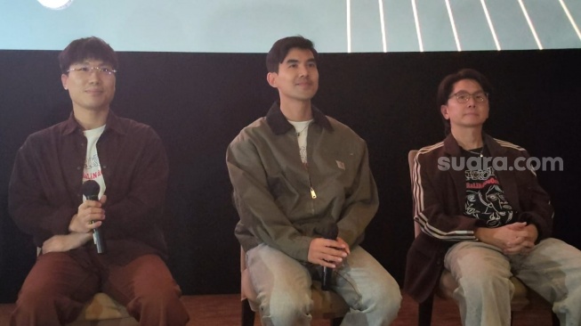 Gokil! Sutradara Pee Mak dan Aktor Ter Chantavit Ikut Garap Film Warkop DKI Viralin DOoOong