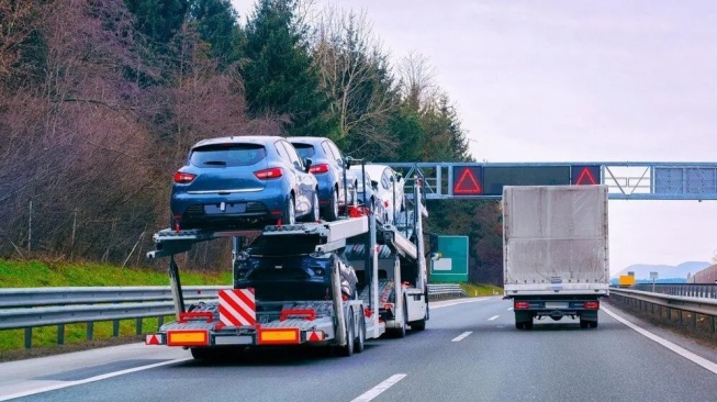 Awas Bahaya Memaksa Mobil Jalan Ketika Muncul Gejala Ini saat Perjalanan Jauh