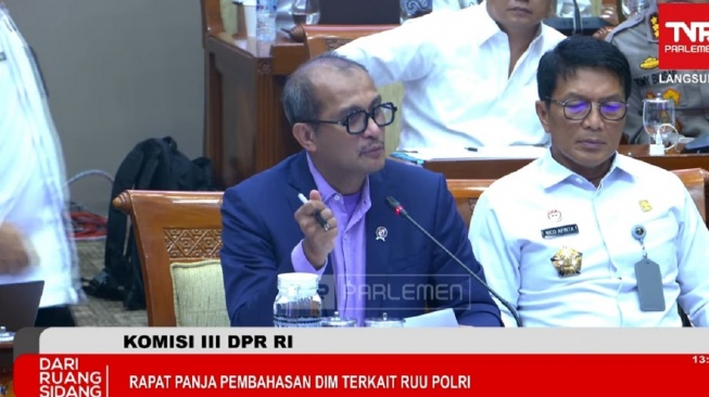 Tok! Panja DPR Sepakati RUU Polri: Usia Pensiun Bintara 59 Tahun, Perwira 60 Tahun