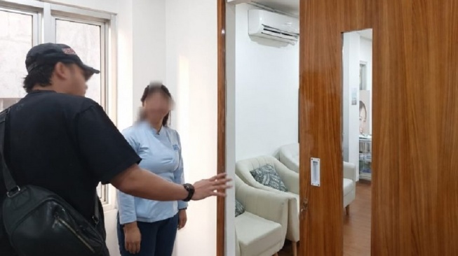 Siasat Licik Dokter Gigi Vietnam: Pura-pura Jadi Pasien Demi Buka Praktik Ilegal di Ciputat!