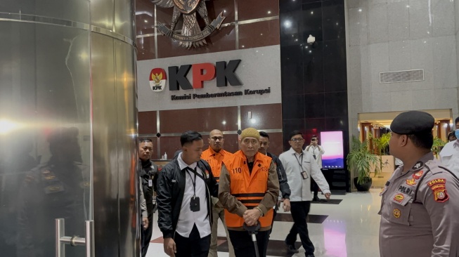 Ismail Menangis, Asrul Bertongkat: Dua Bos Travel Resmi Ditahan KPK Kasus Kuota Haji