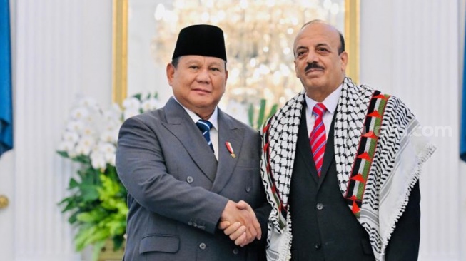 Presiden Prabowo Subianto menerima delapan duta besar luar biasa dan berkuasa penuh (LBBP) negara-negara sahabat di Istana Merdeka, Jakarta, Senin (8/6/2026). (Foto: Biro Pers, Media, dan Informasi Sekretariat Presiden)