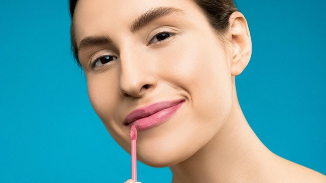 Ilustrasi lipstik nude. (Pexels/Shiny Diamond)