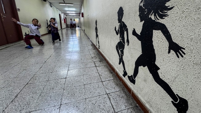 Sejumlah siswa bermain di Sekolah Indonesia Jeddah (SIJ), Jeddah, Arab Saudi, Minggu (7/6/2026). [ANTARA FOTO/Citro Atmoko/sgd/bar]