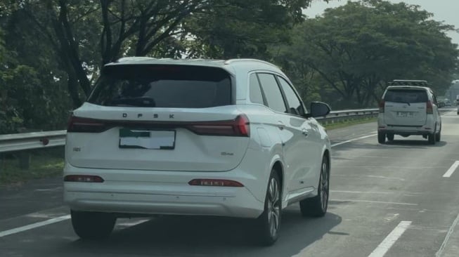 Penampakan SUV Misterius DFSK Tertangkap Melakukan Uji Jalan di Indonesia