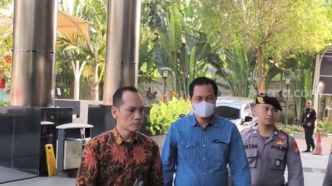 Bupati Muara Enim Edison Tiba di KPK Usai Terjaring OTT