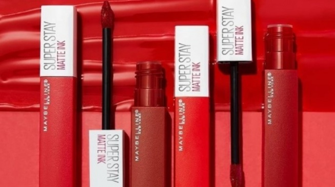 Lipstik merah Maybelline SuperStay Matte Ink