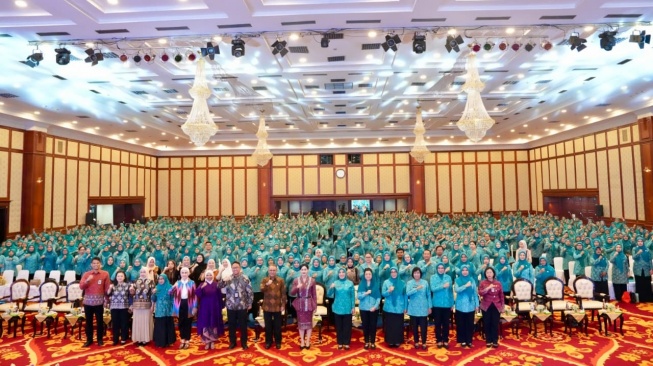 Ketum TP PKK Ajak Para Pengurus & Kader PKK Pahami Pentingnya Literasi Keuangan di Tingkat Keluarga