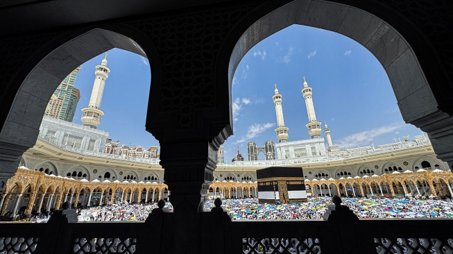 Jamaah haji dari berbagai negara melaksanakan Tawaf Wada mengelilingi Kabah, Masjidil Haram, Makkah, Arab Saudi, Selasa (9/6/2026). [ANTARA FOTO/Citro Atmoko/sgd/nym]