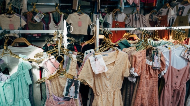 AI Jadi Mesin Utama Fast Fashion: Riset Soroti Dampaknya bagi Pasar dan Lingkungan