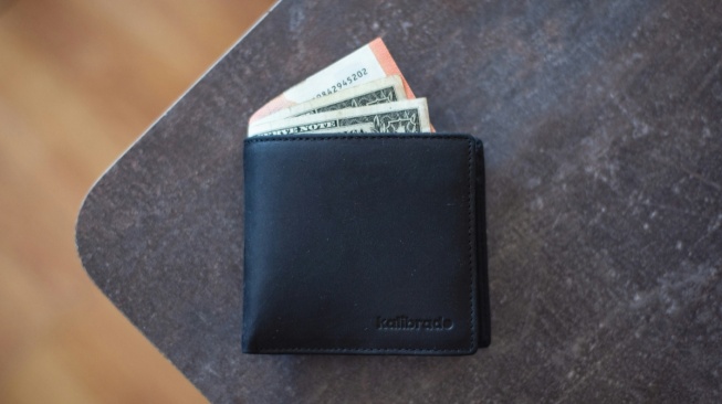 Dompet Hitam Benarkah Paling Mendatangkan Rezeki? Ini Maknanya Menurut Feng Shui