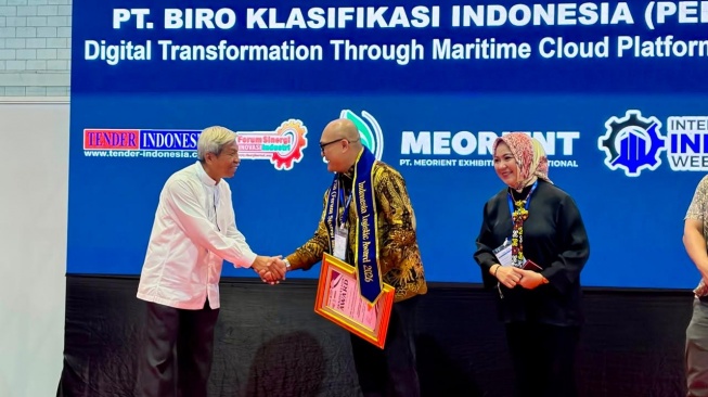 PT Biro Klasifikasi Indonesia (Persero) atau BKI meraih Anugerah Penghargaan Indonesia Logistic Innovation Award 2026 yang diselenggarakan oleh Tender Indonesia melalui Forum Sinergi dan Inovasi Industri (FSII) di Jakarta International Expo (JIExpo) Kemayoran. [ho]