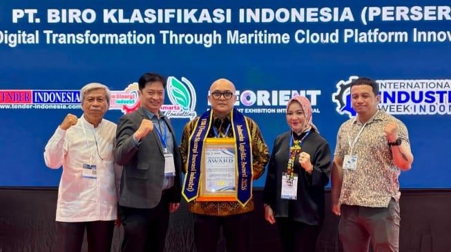 PT Biro Klasifikasi Indonesia (Persero) atau BKI meraih Anugerah Penghargaan Indonesia Logistic Innovation Award 2026 yang diselenggarakan oleh Tender Indonesia melalui Forum Sinergi dan Inovasi Industri (FSII) di Jakarta International Expo (JIExpo) Kemayoran. [ho]