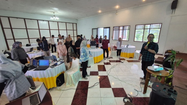 Tingkatkan Literasi Digital, Komunitas Pemuda dan Jurnalis Wonosobo Berlatih Kecerdasan Buatan