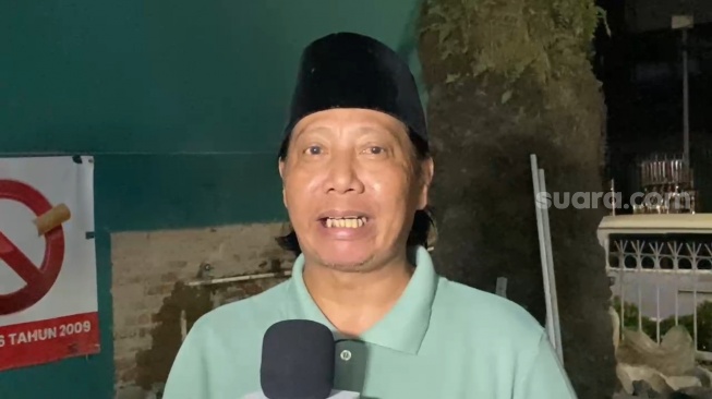 Mastur mengaku terkejut mendengar Haji Bolot dirawat di Rumah Sakit Fatmawati selama dua minggu akibat penyakit jantung. [Rena Pangesti/Suara.com]