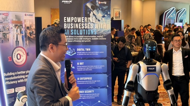 XLSmart meluncurkan ESTA Eco di Bravo 500 Summit 2026. [XLSmart]