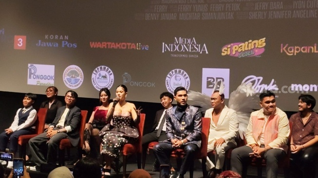 Siap-Siap Merinding Sekaligus Ngakak, Film Dukun Magang Tampilkan Kuntilanak Hitam