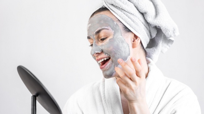 5 Clay Mask untuk Mencerahkan Wajah Kusam, Ampuh Angkat Kotoran dan Mudah Dibilas