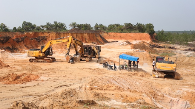 Tak Berizin, Dua Lokasi Pertambangan di Kampar Ditutup