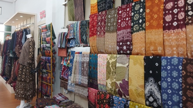 kain-kain tradisional Palembang