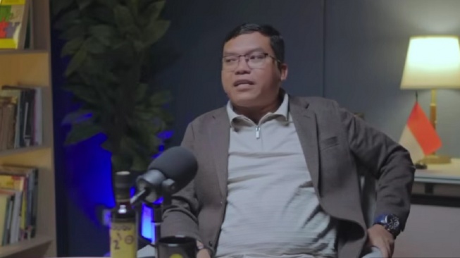 Pengamat Politik sekaligus Founder Voxpol Center, Pangi Syarwi Chaniago. (bidik layar video kanal YouTube Bambang Widjojanto)