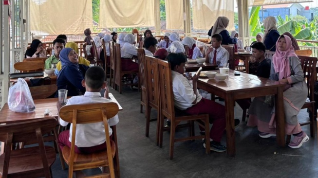 Warung Irine viral di TikTok. (Ist)